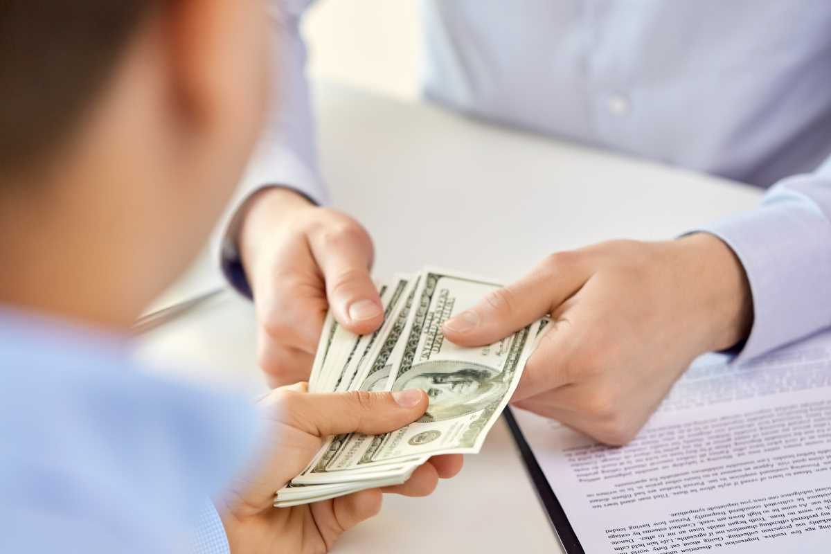 How to Successfully Navigate Vendor Financing Options for Independent Retailers