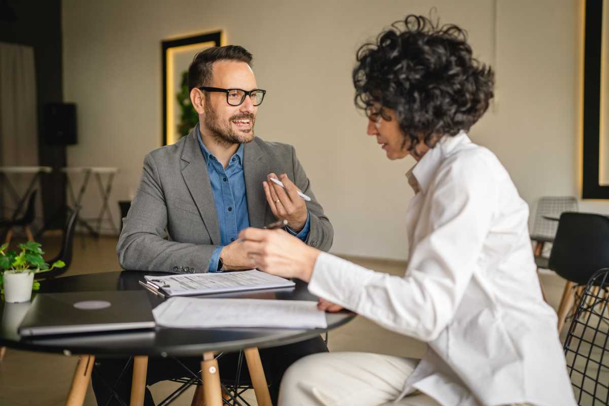 How to Navigate Franchise Legalities When Expanding in the Food Service Sector